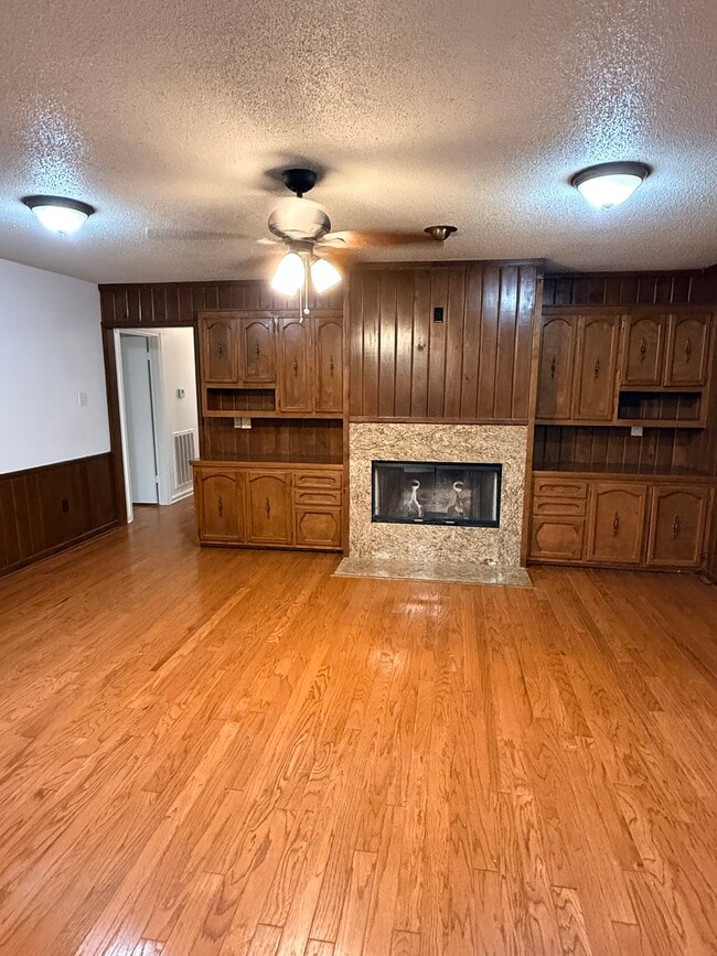 Foto del edificio - 11362 Davis Rd