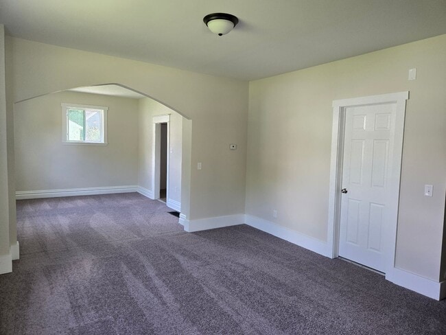 Building Photo - 3225 Dinnen Ave