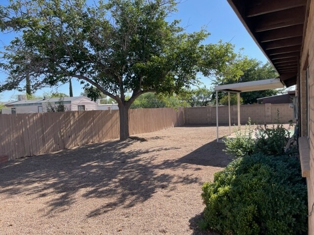 Building Photo - 1129 Meadows Dr