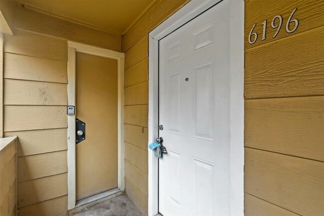 Building Photo - 6188 Vega Dr