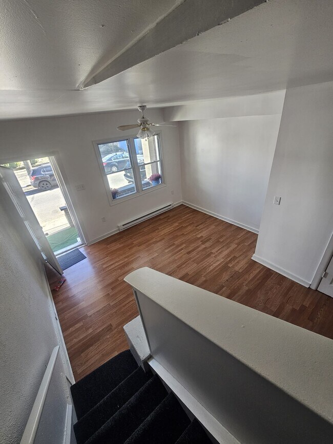 Building Photo - 1442 S 27th St