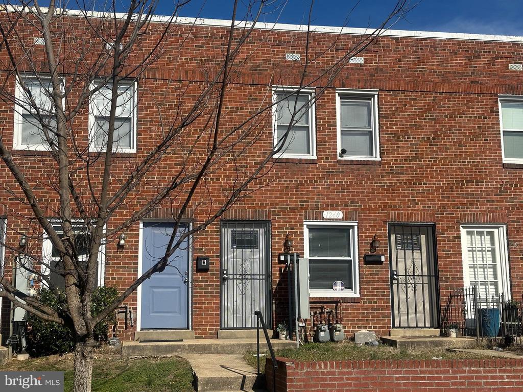 Building Photo - 1240 Simms Pl NE