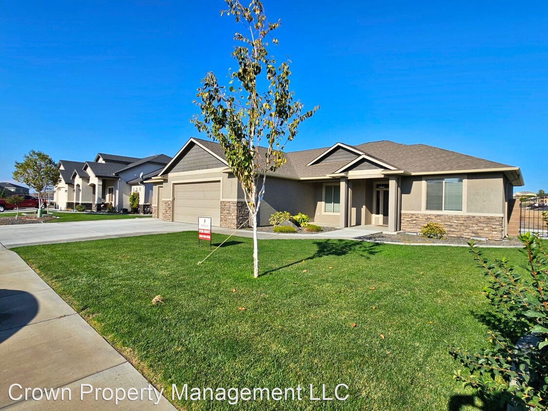 Foto principal - 3 br, 2 bath House - 4911 Bighorn Drive