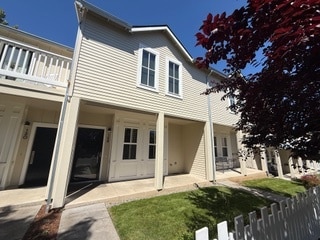 Building Photo - 515 G St
