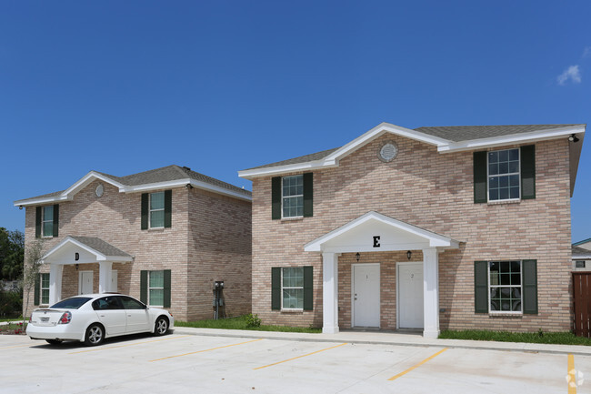 Building Photo - Midtown Duplexes