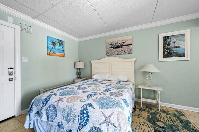 Foto del edificio - 200 E Beach Blvd
