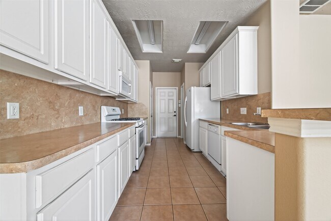 Foto del edificio - 5626 Claybeck Ln