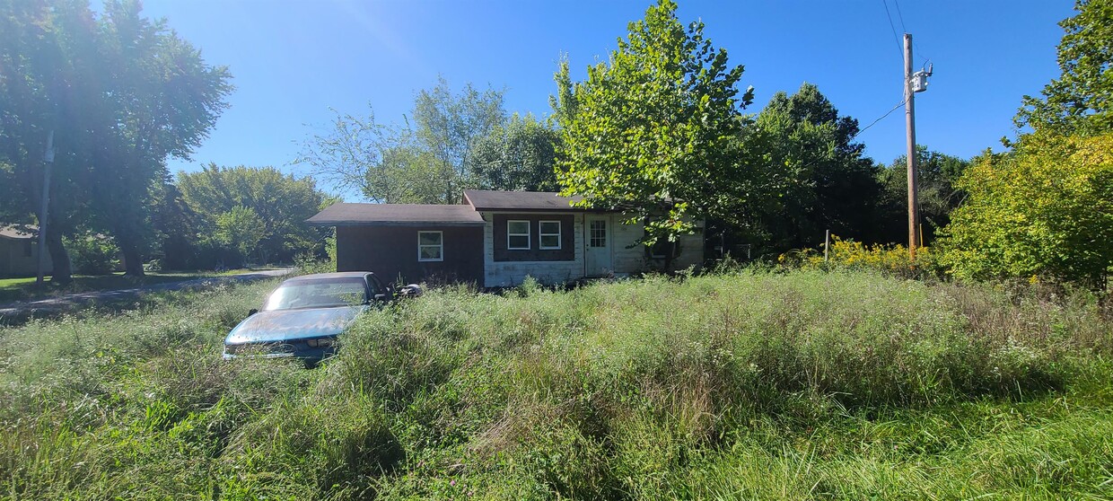 320 Redwood St, Carlyle, IL 62231 House Rental in Carlyle, IL