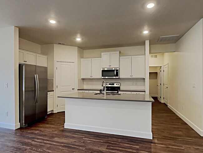 Foto del edificio - 5079 W Bellevue Street