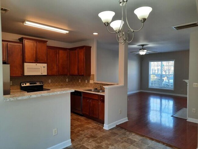 Building Photo - 6202 San Marcos Way