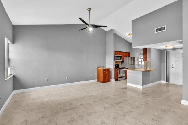 Building Photo - 2841 N Oakland Forest Dr