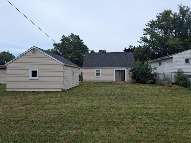 Building Photo - 4770 Forest Rd