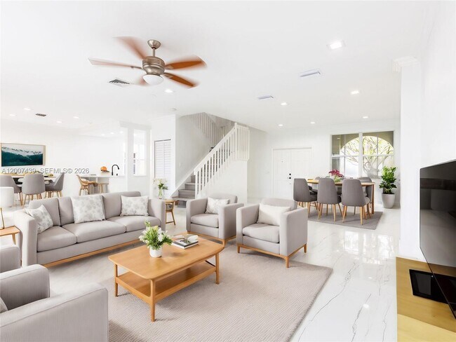 Foto del edificio - 801 Tanglewood Cir