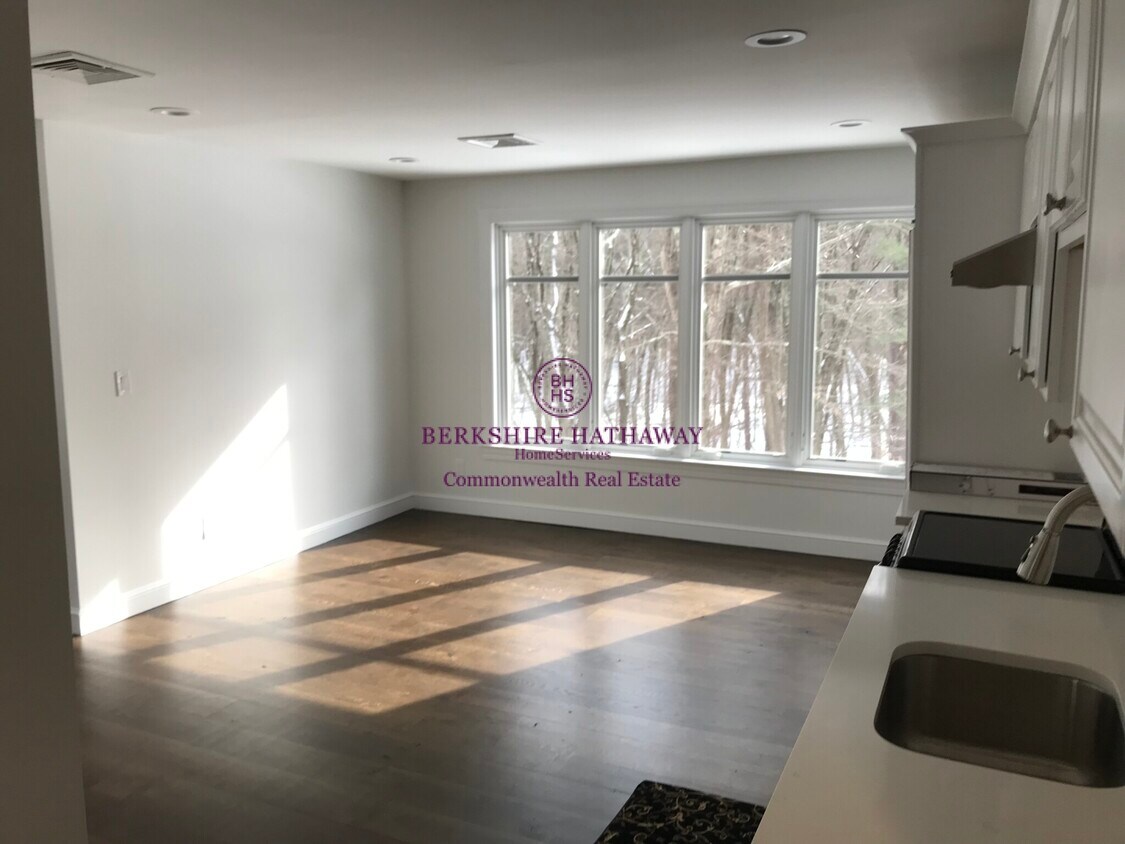 823 Strawberry Unit A, Concord, MA 01742 Condo for Rent in Concord