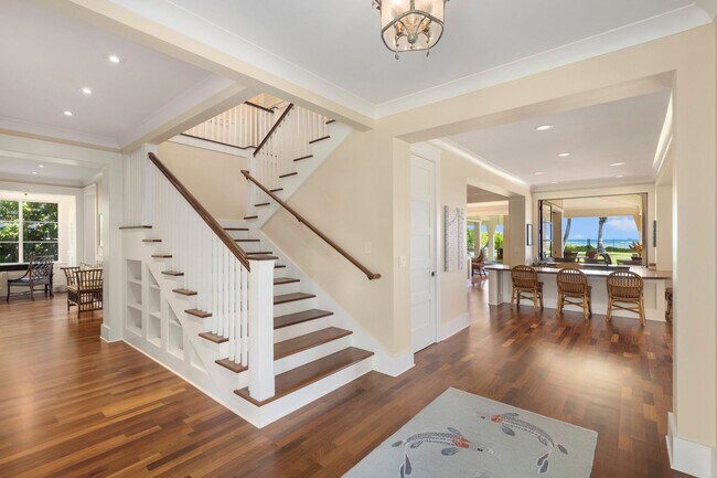 Building Photo - Private 7bdrm Beachfront Home w/Carriage House & Pool! Kahala Beachside Estate