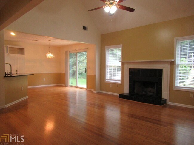 Building Photo - 3525 Bethesda Park Ct