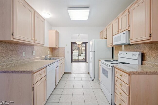 Building Photo - 6691 Lockwood Blvd