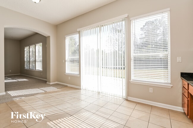 Foto del edificio - 5184 Johnson Lake Ct