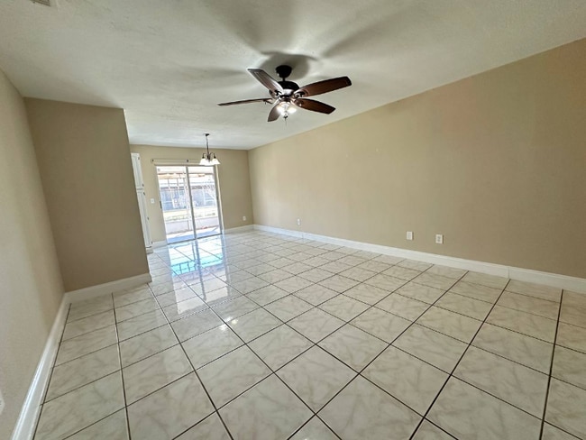 Foto del edificio - 27 W Country Cove Way