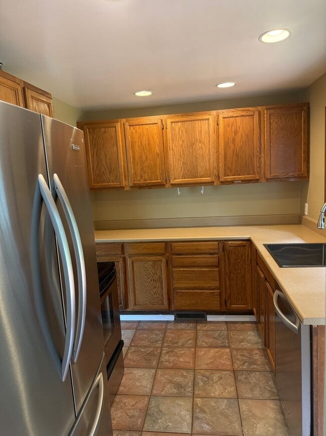 Foto del edificio - 3 Bedroom + 1.5 Bath +Family Room Kirkland $3100 per Month