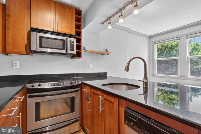 Foto del edificio - 1361 K St SE