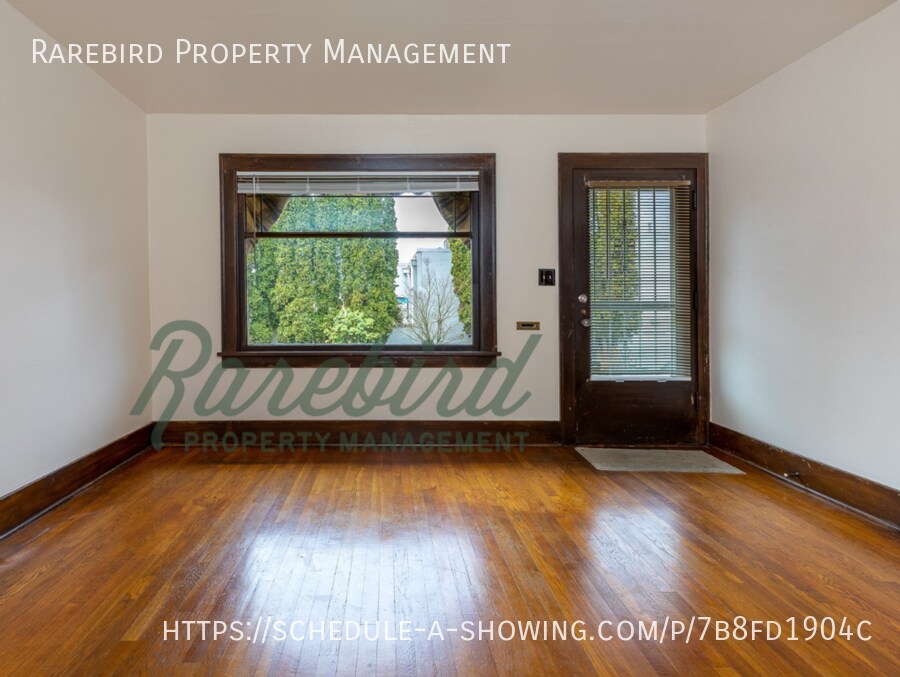 Foto principal - 1 bedroom, 1 bath unit now available in in...