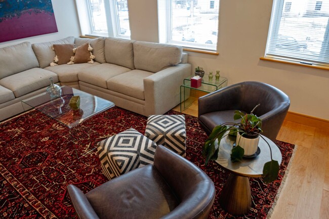 Foto del edificio - 118 N Walnut St