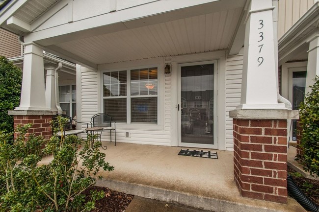 Building Photo - 2 bedroom townhome near I-40 in Bellevue