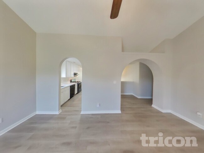 Foto del edificio - 6262 Varnay Ct
