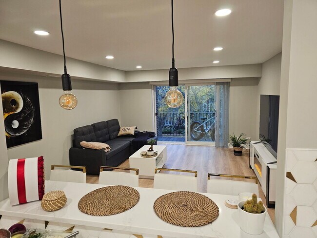 Foto del edificio - 1430 Sandstone Dr