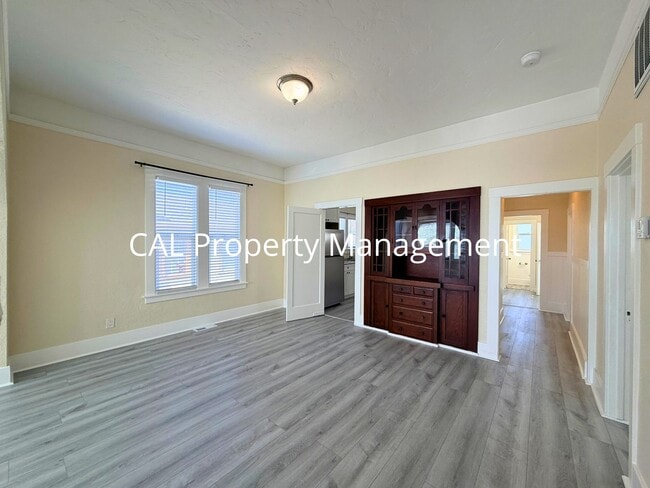Foto del edificio - 245 Maple St