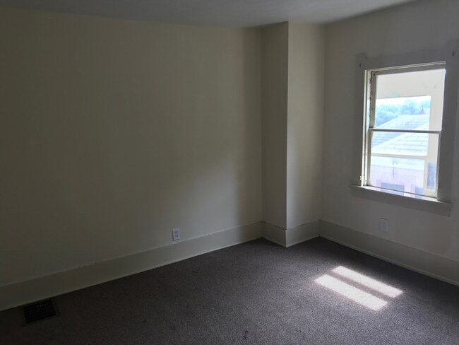 Foto del edificio - 239 N Thomas St