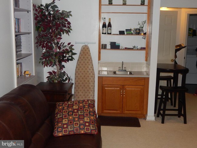 Building Photo - 8553 Paragon Ct