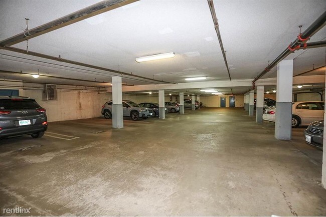 Building Photo - 1 br, 1 bath  - 490 River Rd Apt 27