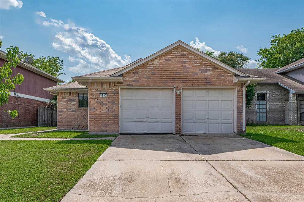 Foto principal - 9302 Bristlebrook Dr