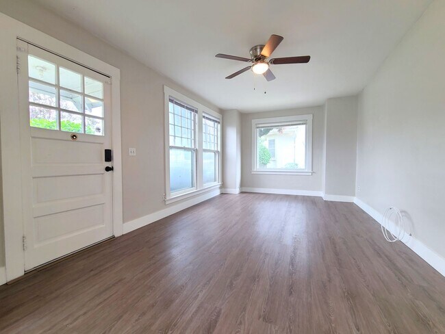 Photo - 11024 Evans St Apartment