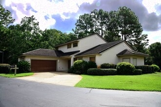 Building Photo - 31 Balmoral Dr