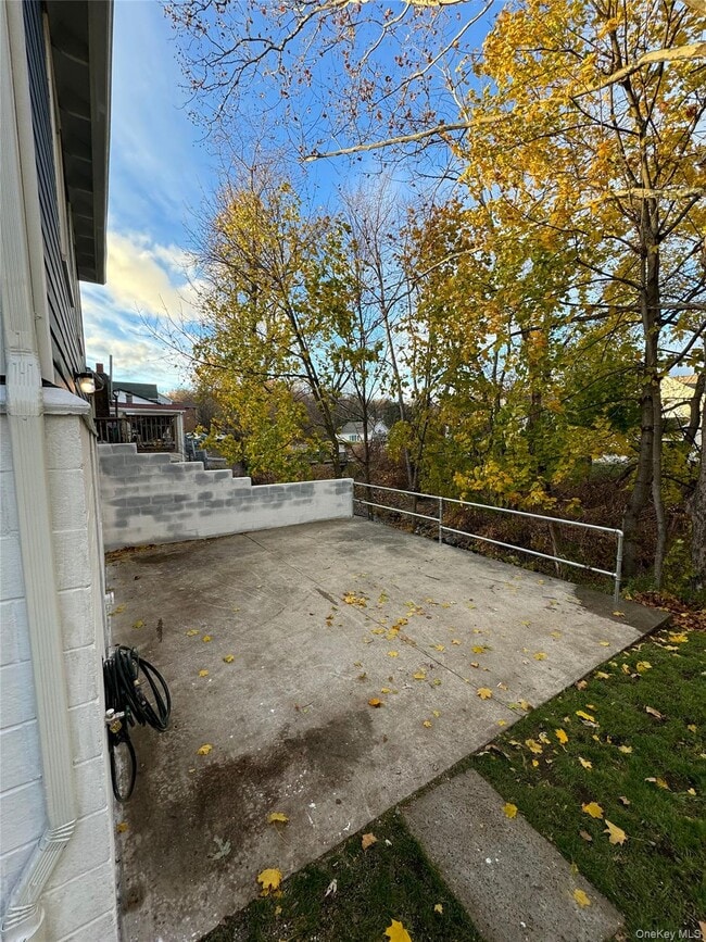 Building Photo - 32 Western Ave