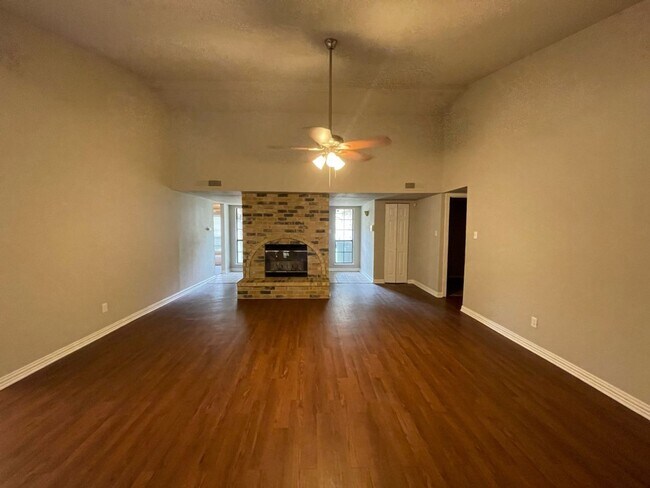 Foto del edificio - 4206 Cranbrook Dr