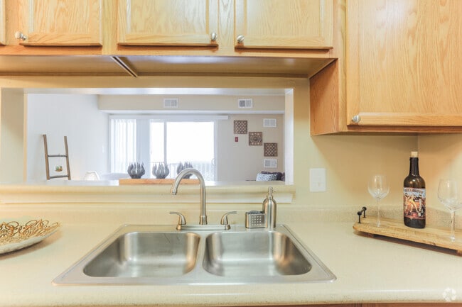 1BR,1BA,-900SF - The Cedars at Greenbrier