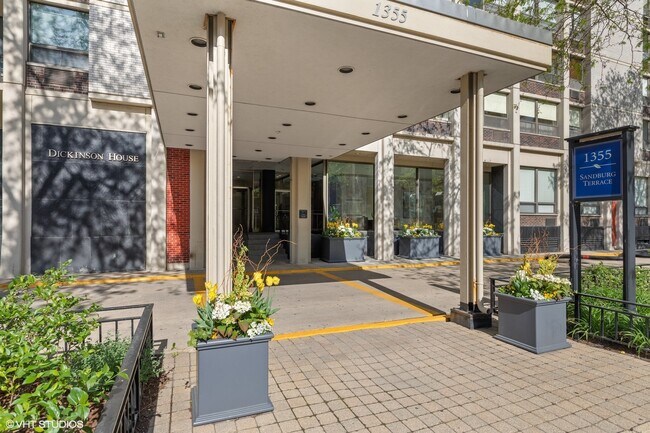 Building Photo - 1355 N Sandburg Terrace