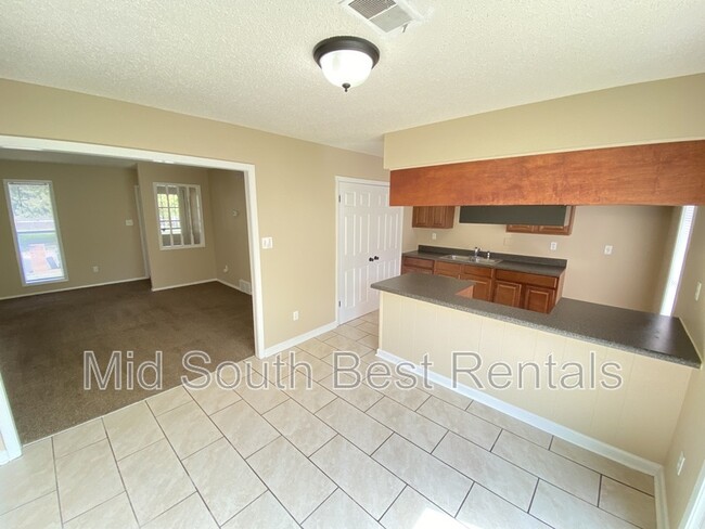 Building Photo - 3789 Walsingham Dr