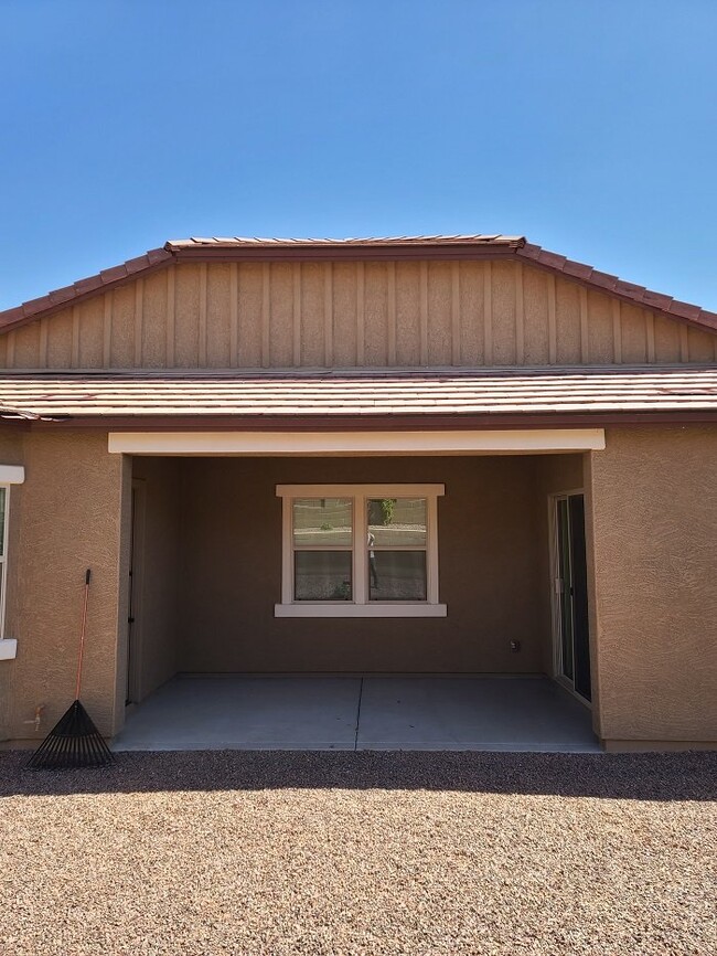 Building Photo - Spacious 4 Bed, 3.5 Bath Anthem Home with Modern Amenities and Prime Location