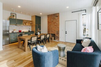 Building Photo - 1508 Pleasant St