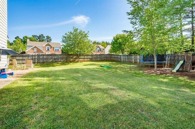 Foto del edificio - 4438 Sugar Maple Dr NW