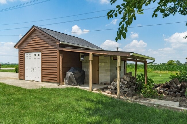 Building Photo - 6002 Bowen Rd