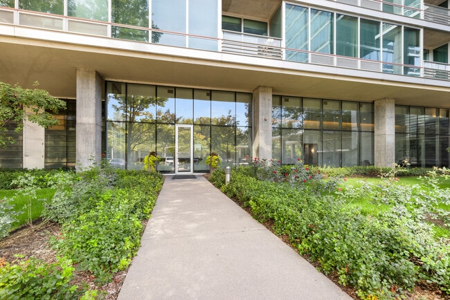 Building Photo - 9715 Woods Dr