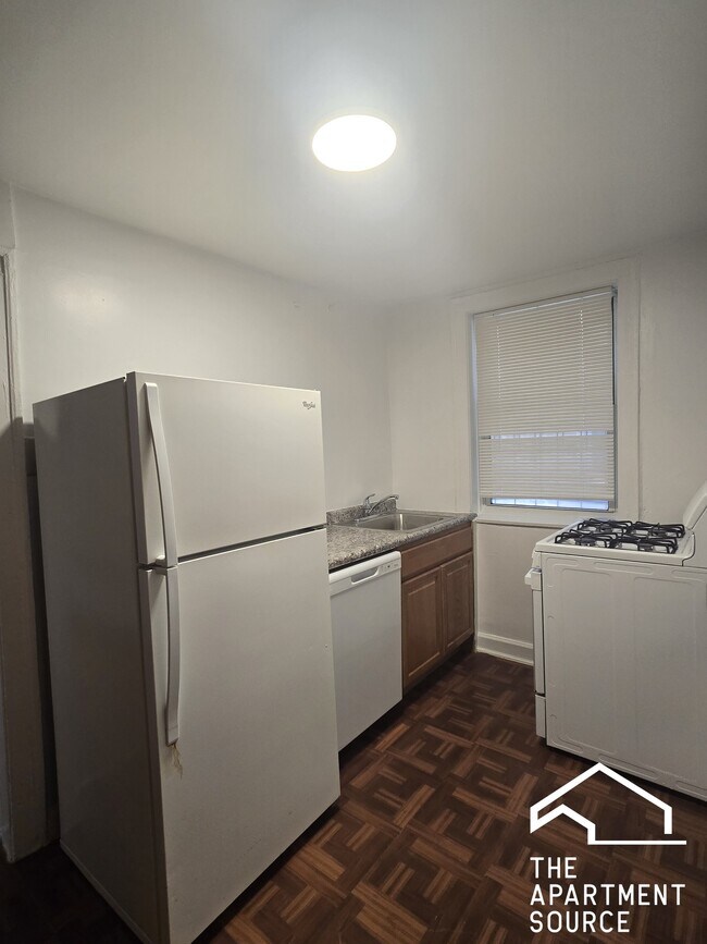 Foto del edificio - 1806 W Farwell Ave