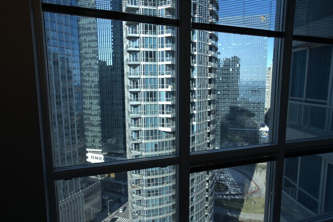 Photo du bâtiment - 208 Queens Quay W