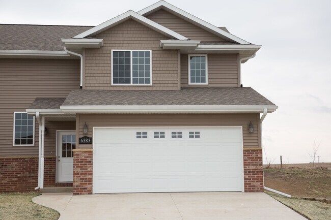 Building Photo - 6385 Pawnee Ln